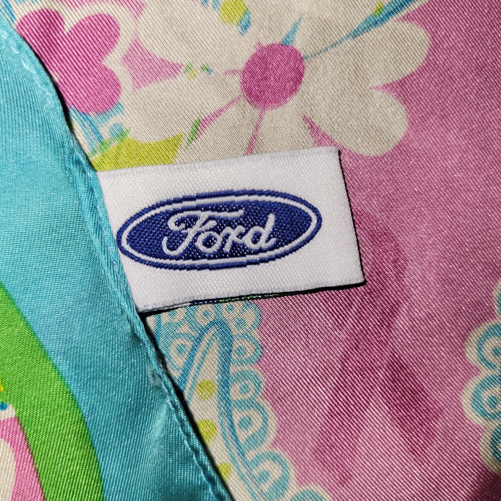 Lilly Pulitzer X Ford 2004 Vibrant Paisley and Floral 100% Silk Scarf - Picture 2 of 4